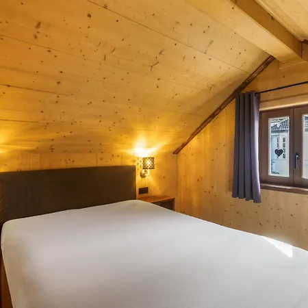 Oberwald Chalets 2 *